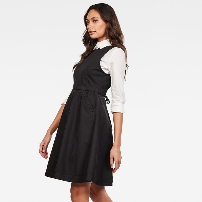 Core fit and flare dress s\less černé